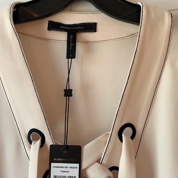 Adorable BCBG springtime dress - Picture 3 of 4